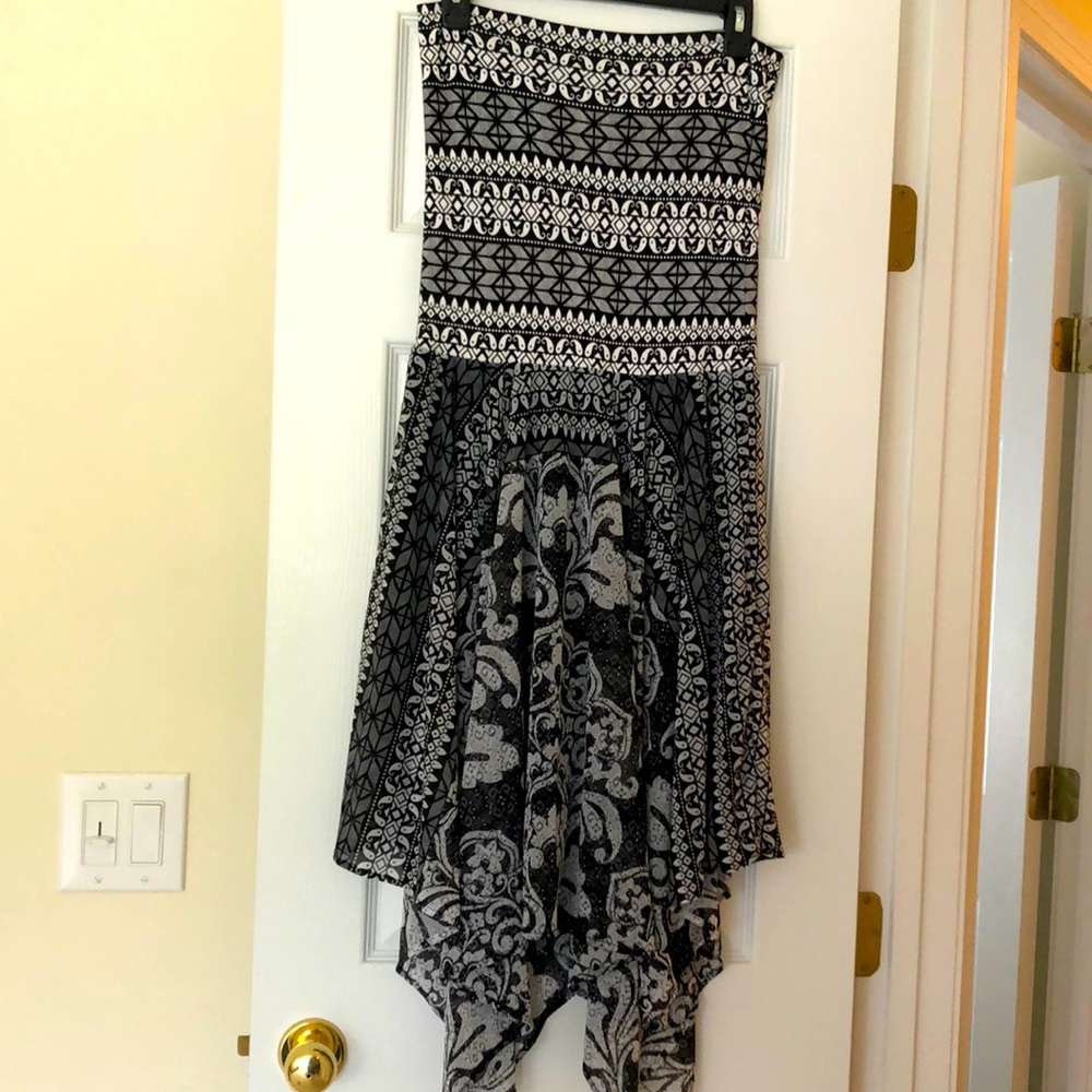 A inc strapless dress or skirt